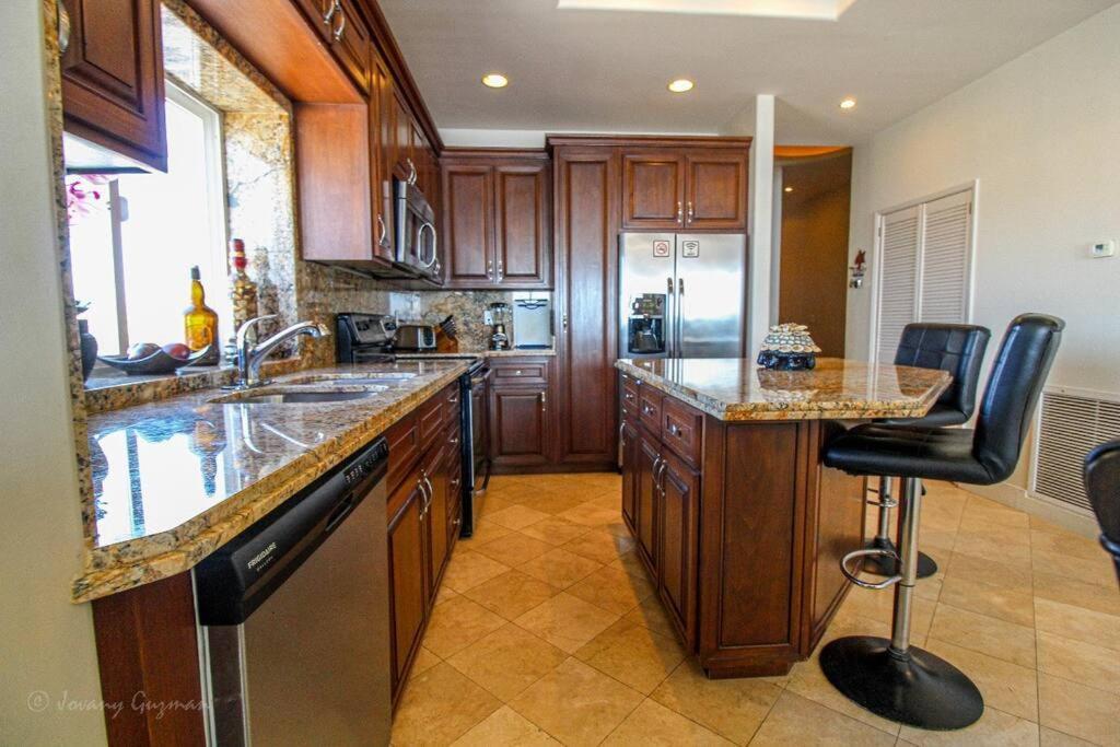 Access - Beach Penthouse Papas And Beer 2 Miles Wifi 로사리토 외부 사진